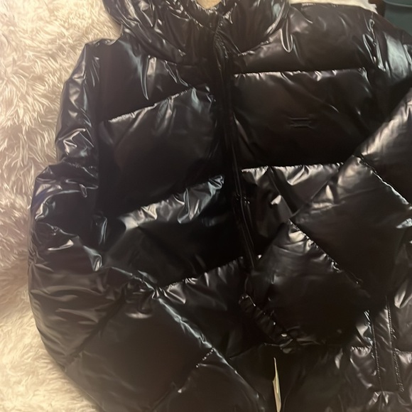 Levi’s puffy coat - Picture 2 of 5